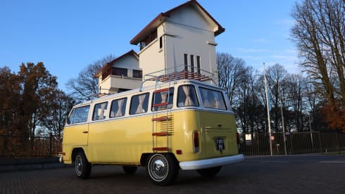 John Lemon – 5p Volkswagen bus from 1984