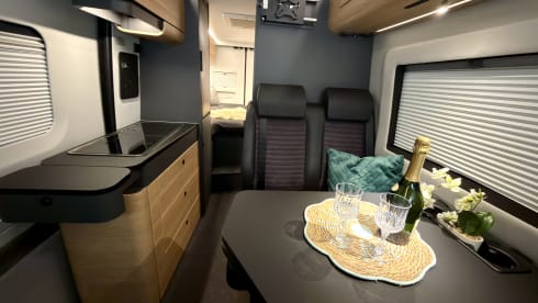 Making Memories 9 – Adria Mobil 680 SLX 2024 avec 180 ch, boîte automatique Skyview, roi de la route