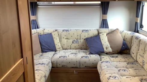 Mabel – 6 Berth Mercedes Auto-Trail 