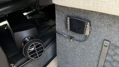 TZM – Campervan Vauxhall Vvaro a 2 posti letto, passo lungo, dal 2026