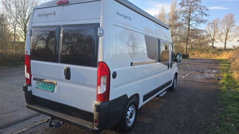 The Fox new overlander  – 2p Sunlight bus uit 2025 off grid zonnepaneel 