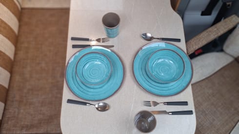 De Vrijbuiter – 2p Bürstner halbintegriert ab 2011