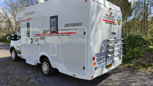 New 22 Reg Rollerteam Zefiro 665 4 Birth Luxury Motorhome