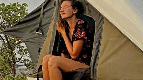 Theresa – Adventurous 4x4 camper with tent