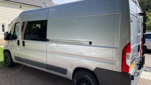 Frellie – Peugeot Boxer-Umbau - 2 Schlafplätze