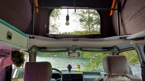 Jente – 4p Westfalia T4 campervan with lifting roof