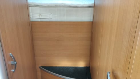 Comfortable Knaus semi-integrated