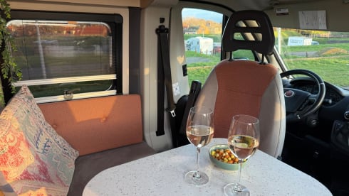 AmorA Campervan 6.0 meters for 2 persons with length beds