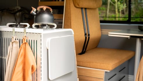 Camper Puck! – Luxurious, hip and very complete bus camper! Fiat Ducato L4