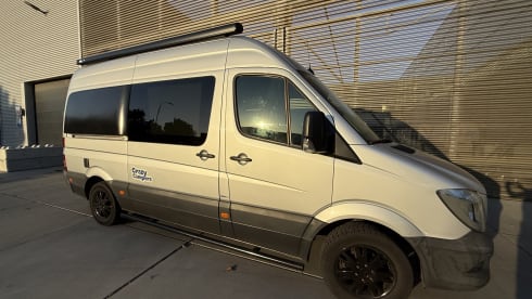 Crazy camper – 2p Mercedes-Benz bus uit 2017