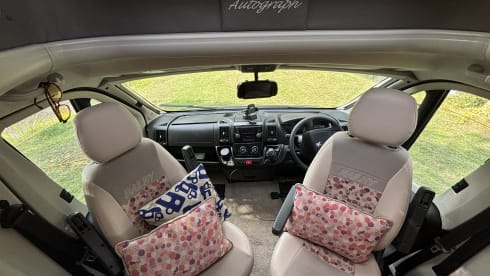 Betty – Immaculate condition 4 Berth Family Motorhome 