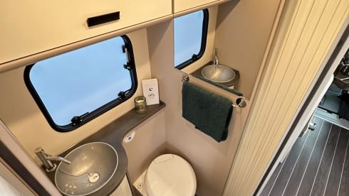 XGO King 3 – Brand new luxury 4-person camper
