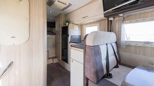 CI Riviera – CI Alcove family camper incl. complete inventory !!