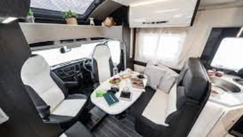 Modern 21 Reg Rollerteam Zefiro 665 4 Berth Luxury Motorhome