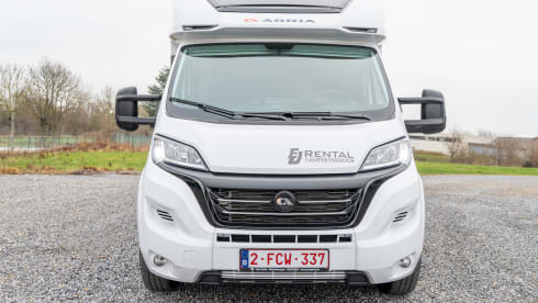 SL670 – 4p Adria Mobil semi-integrated uit 2024