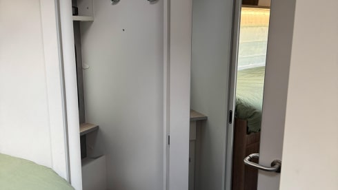 Camperverhuur Heeten – 4p Dethleffs semi-integrated uit 2024