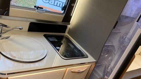 Luxe Etrusco Automaat met enkele bedden/hefbed ,grote garage