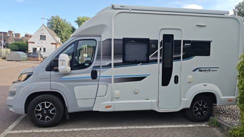 Leofran Roamulus – Roulotte Swift semi-integrata a 2 posti letto del 2018
