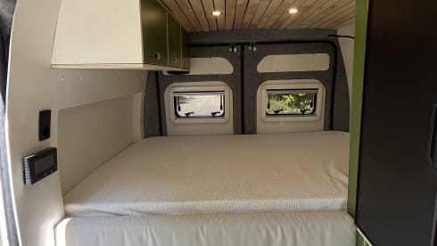 Trendy 2-person camper with solar panels