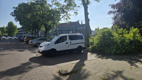 Share Cloud – 6p Nissan campervan 2010