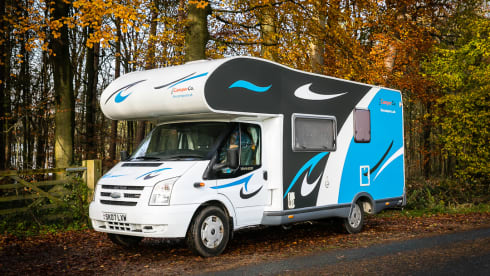 Honey – 6 Berth Spacious Family Motorhome