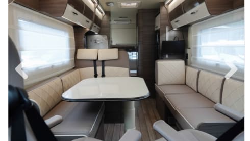 6 persoons familie camper – 6p McLouis integrated from 2020