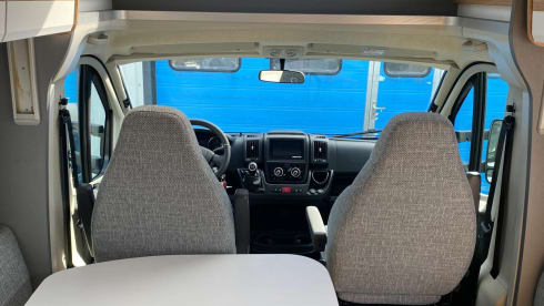 onze camper – 4p Dethleffs semi-intégré à partir de 2021