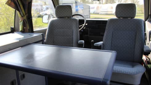Lisanne – Bus Volkswagen T4 compact et fiable 2/4 personnes