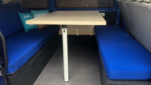 Waves – Waves - Cozy and robust VW T4 campervan