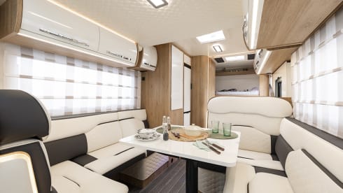 707 – 2021 ROLLERTEAM AUTO ROLLER 707 6-PERS OXFORD