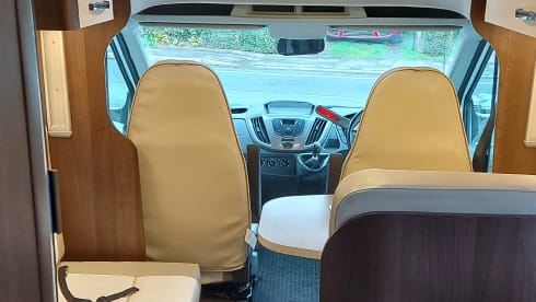 South Coast Explorer – 4 berth Roller Team Coachbuilt from 2017