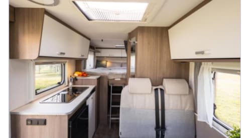 EARLY BOOKING DISCOUNT 2026 3p Carado semi-integrated from 2025