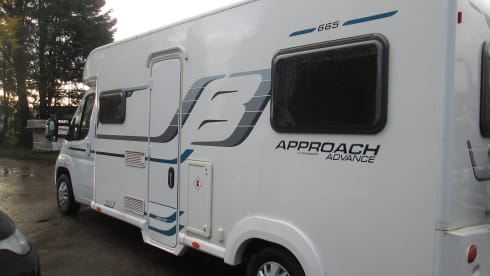 Pistol – Bailey Approach Advance 665 2.2 130 BHP 6 BERTH End lounge Air con euro 6 