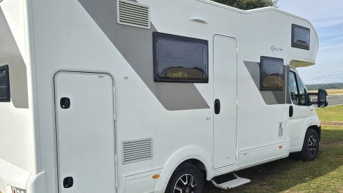 Lottie – 7 berth Sun Living a70dk AUTOMATIC 2021 7 belts