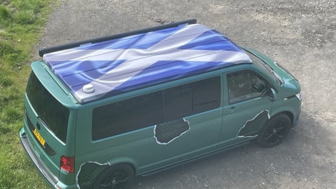 Innes – 4 berth Volkswagen campervan 2022 Wi-Fi 240v Battery for off grid travel