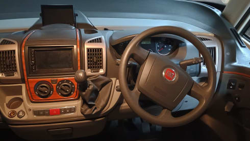 Dormouse – Hymer B508 CL Fully Integrated Motorhome