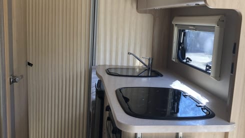 Precious!  – 6 berth Peugeot semi-integrated from 2017