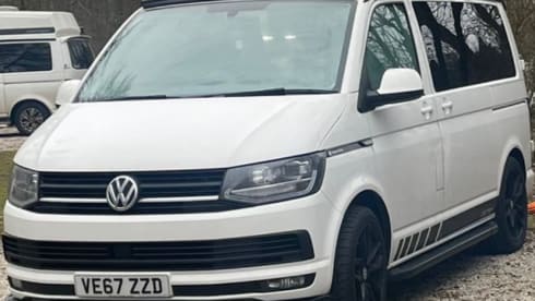 ORCA – Brand new interior 4 berth Volkswagen Campervan from 2017