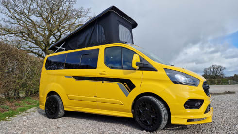 Yellow peril – Stunning new conversion 4 berth Ford Transit Custom campervan 