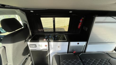 YR71KTO NOMAD LONDON – 4 Berth Nomad Camper LONDON - ROMFORD