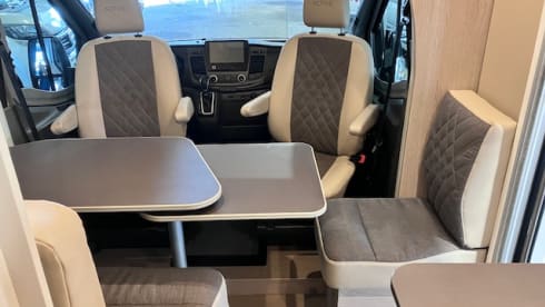 Fleur – Available for rent in Spain from October 1st: 3p Bürstner semi-integrated from 2024