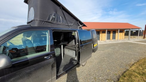 Van Greta  – 4 berth T6.1 Volkswagen Campervan