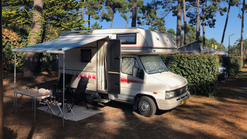 Last minute (-20%): Nice and complete camper for rent!