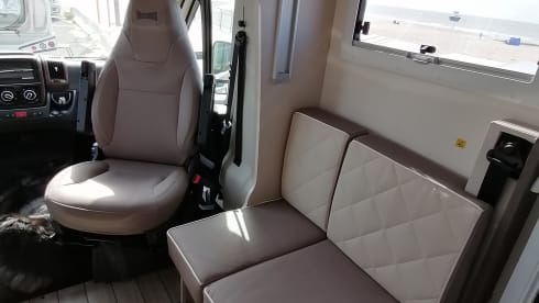Caratje – 4p McLouis semi-integrated automatic from 2022