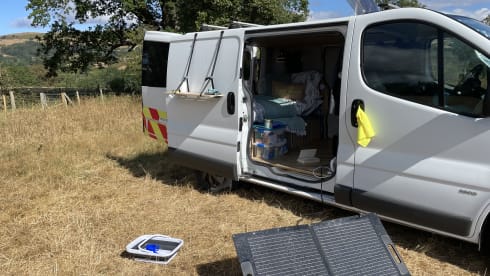 Floki – 2 berth Vauxhall Vivaro self built campervan from 2006