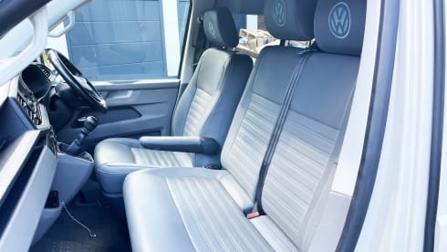 The Lillie camper – 4 berth VW T6.1 camper with awning