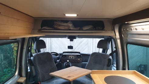 Vanny – 2p Ford campervan uit 2013