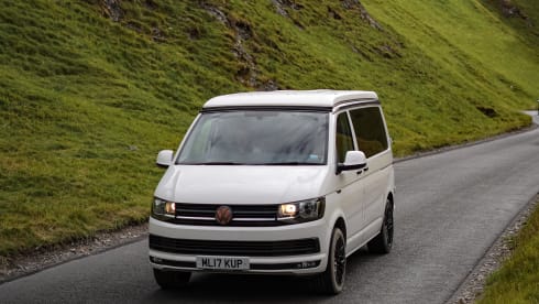 4-persoons Volkswagen camper uit 2017