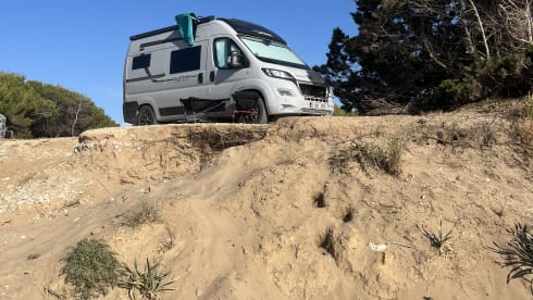 Ranger – New possl summit, bus camper of the year, with skyroof!
