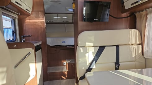 Beautiful stylish camper for 2+2 people